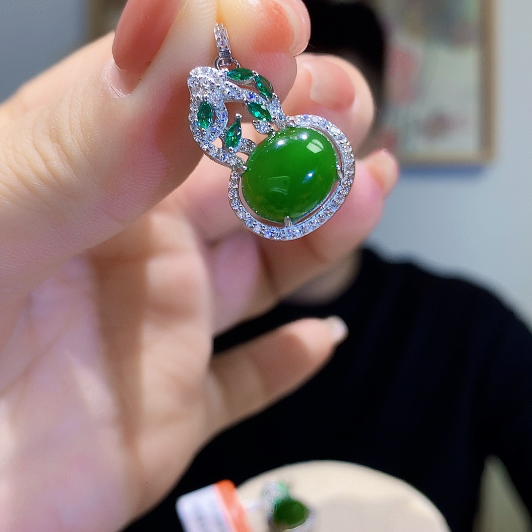 和田玉（碧玉）银S925镀金镶嵌颈饰