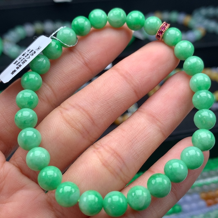 翡翠手镯未镶嵌卡