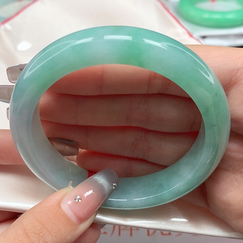 【闪购商品】翡翠手镯未镶嵌57圈