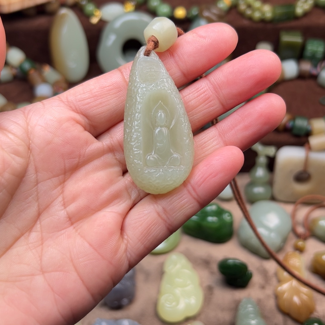 和田玉未镶嵌颈饰