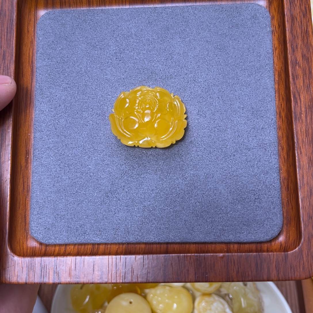 琥珀颈饰未镶嵌蜜蜡牡丹花