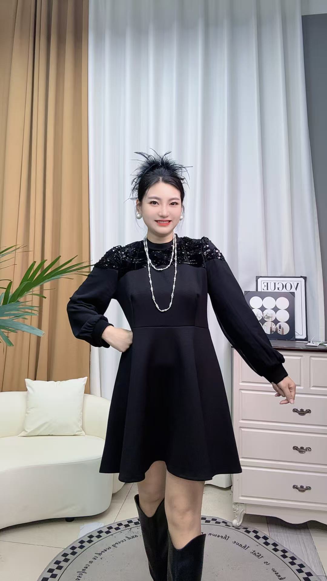 2025新款别致喇叭袖设计气质a字裙收腰亮片欧货气质连衣裙