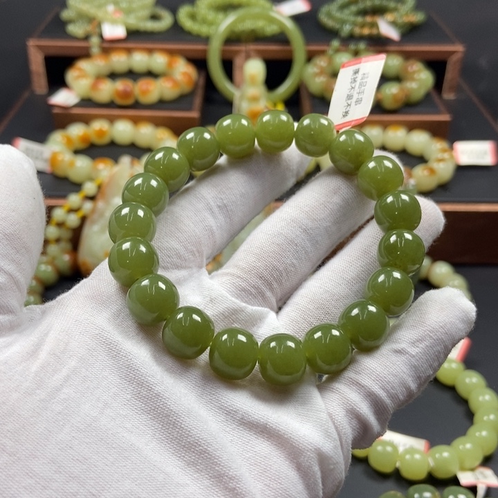 透闪石质玉未镶嵌手链