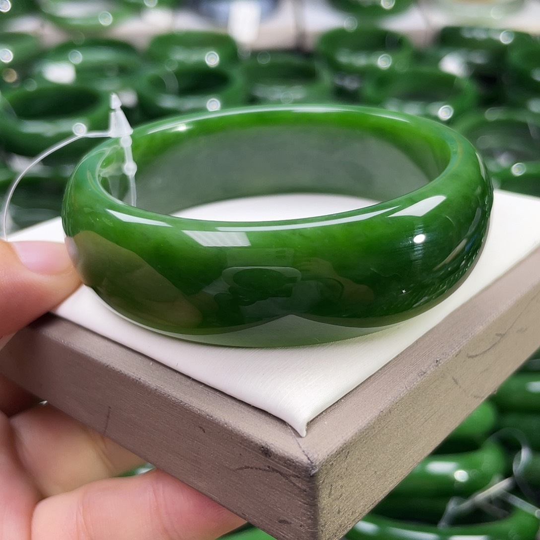 未镶嵌手镯和田玉（碧玉）