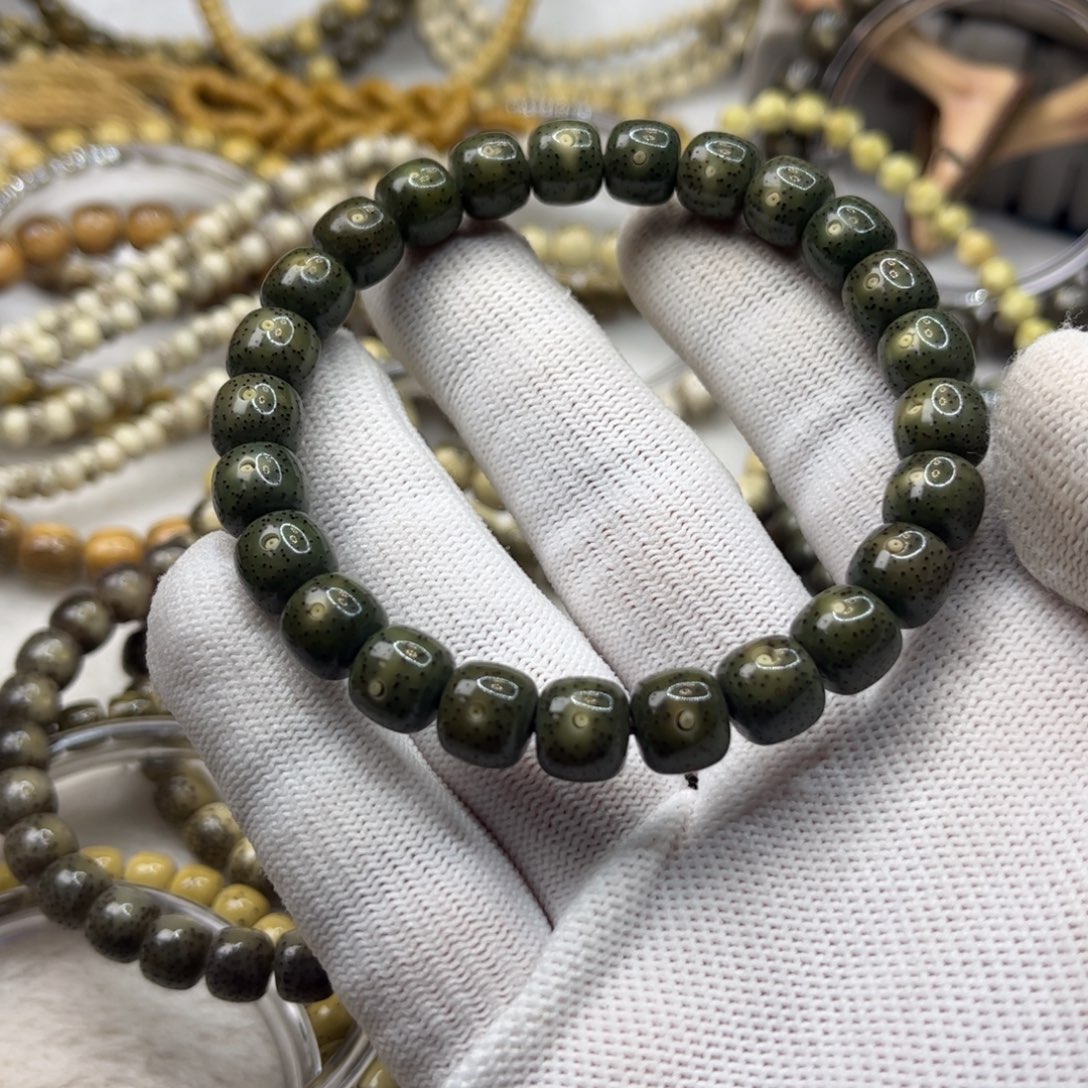 吊坠星月菩提石玉料绿幽灵