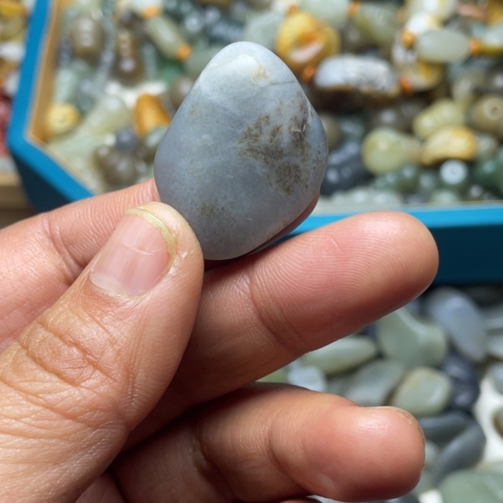 和田玉未镶嵌珠宝半成品