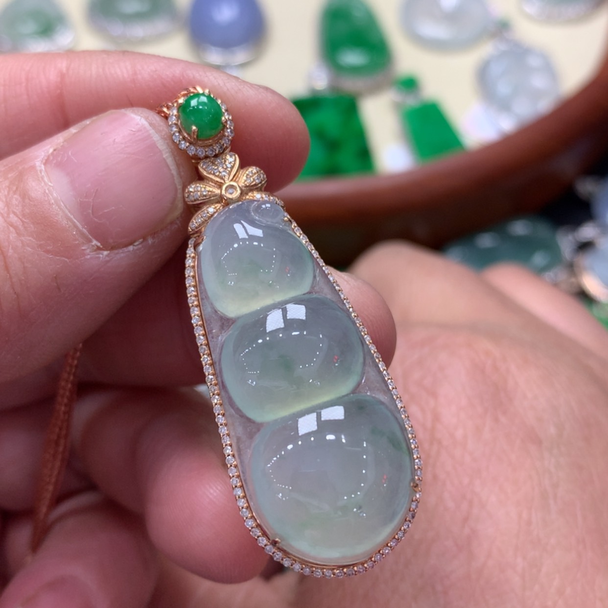 【闪购商品】翡翠颈饰18K金镶嵌豆子