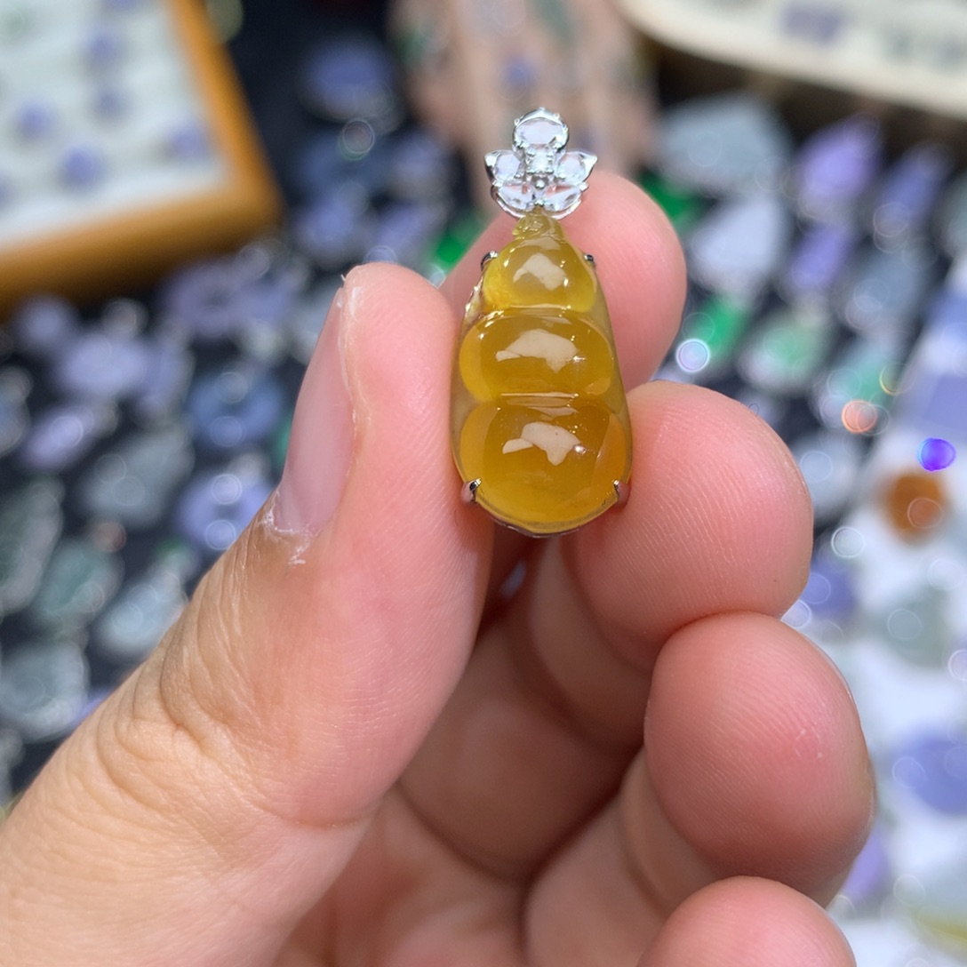 翡翠18K金镶嵌吊坠(不含链)签收后48小时鉴赏期