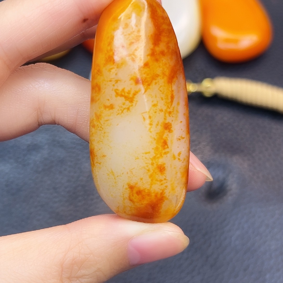 和田玉未镶嵌珠宝奇石