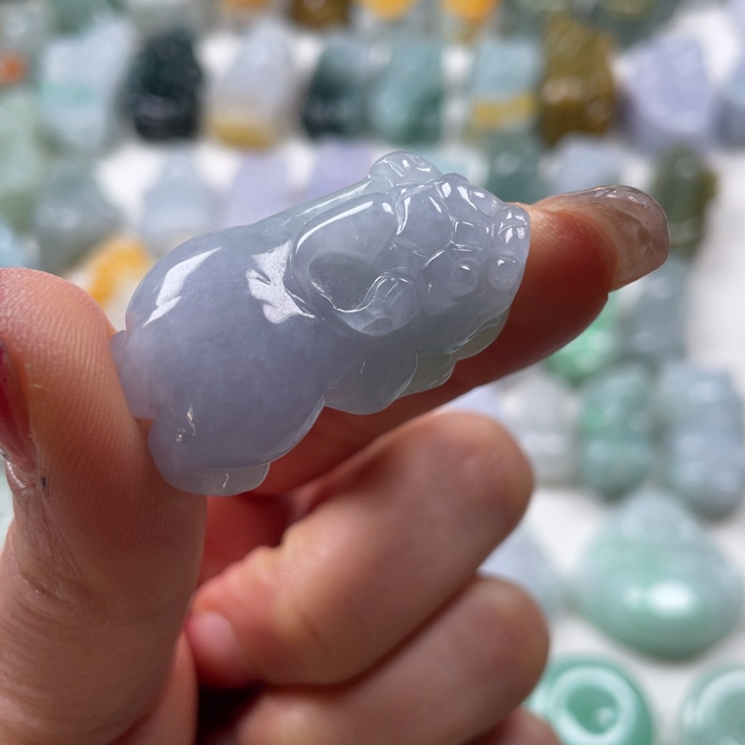 翡翠吊坠(赠链)未镶嵌