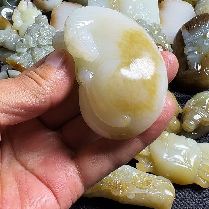 蒋***兴和田玉未镶嵌吊坠(不含链)