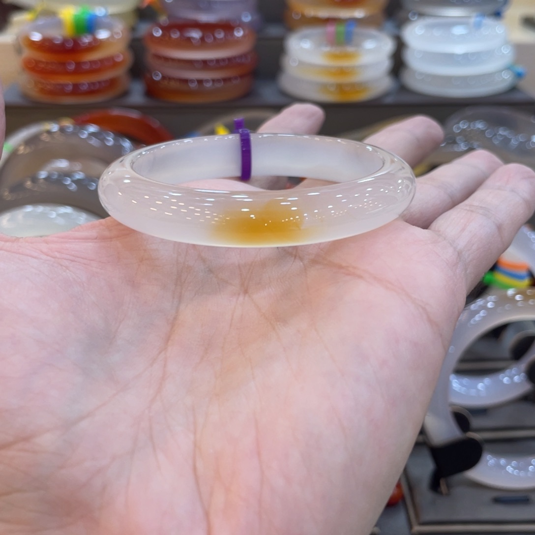 玛瑙/玉髓手镯未镶嵌