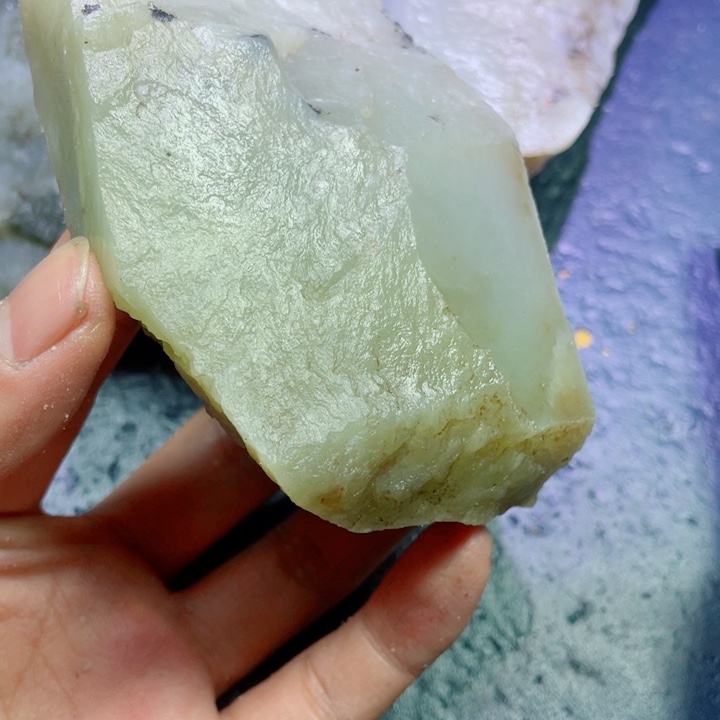 和田玉未镶嵌珠宝半成品