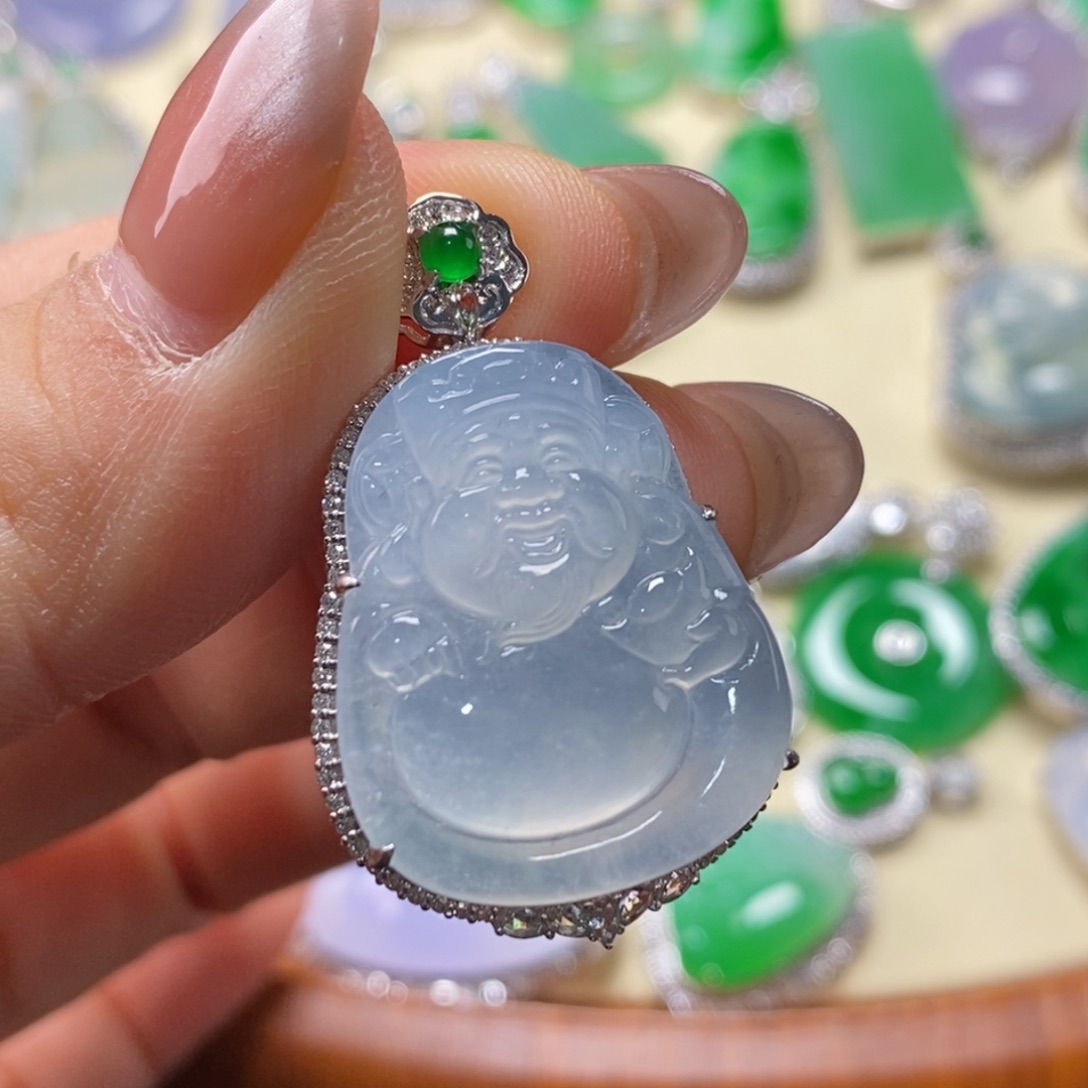 翡翠吊坠(赠链)18K金镶嵌