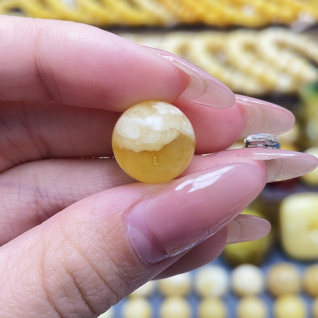 未镶嵌琥珀裸石13.8mm圆珠微瑕