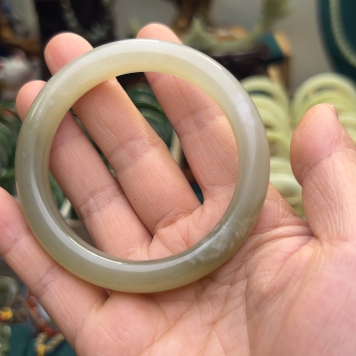 和田玉手镯未镶嵌57圈围0111