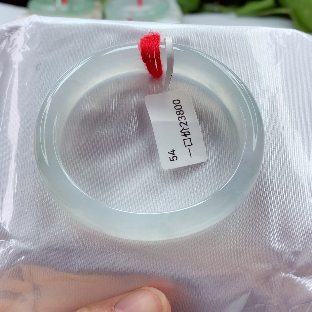 翡翠手镯（贵妃镯）未镶嵌 54 全条冰透起光 需包容