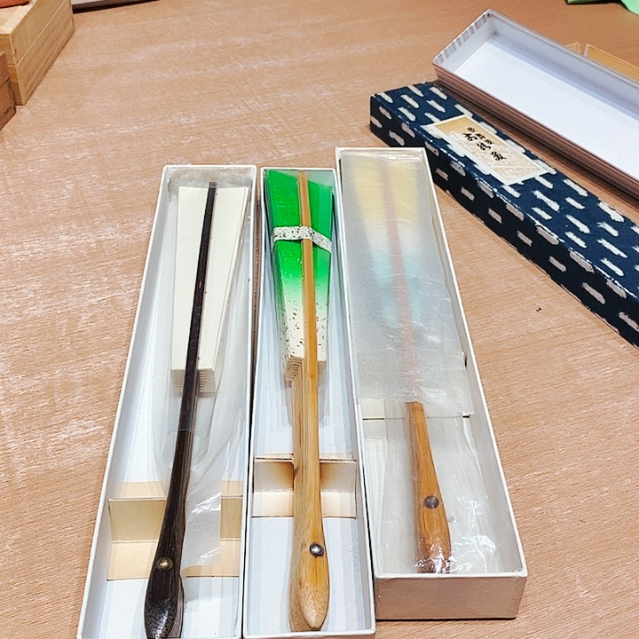 四海瓷器杂项如图所示方*北