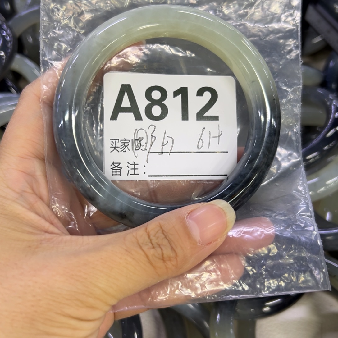 用***2蛇纹石玉未镶嵌手镯