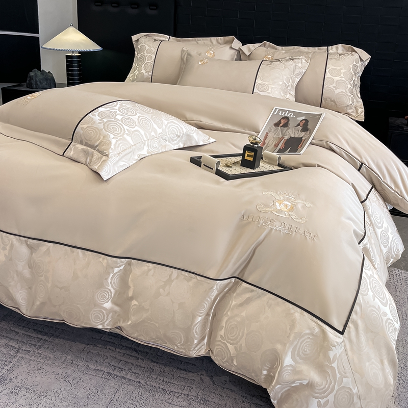 秋冬贡缎提花磨毛亲肤棉大拼角刺绣四件套被套床单宿舍床上用品