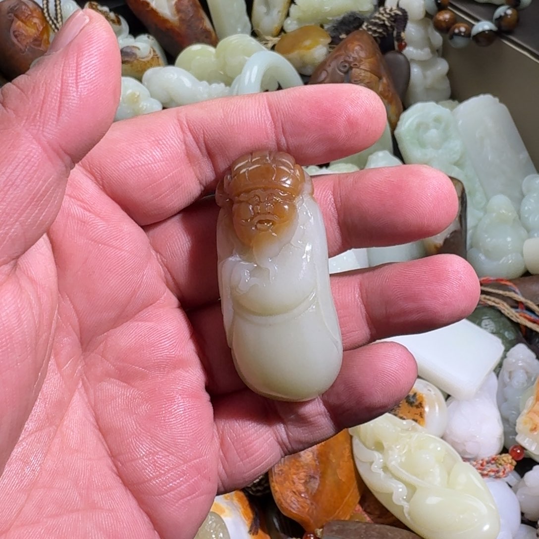 和田玉颈饰未镶嵌强**来