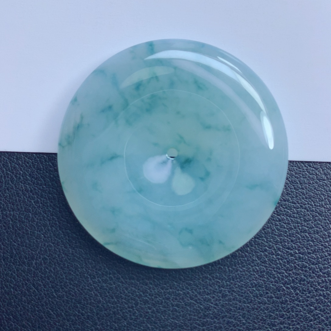 翡翠颈饰未镶嵌平安扣