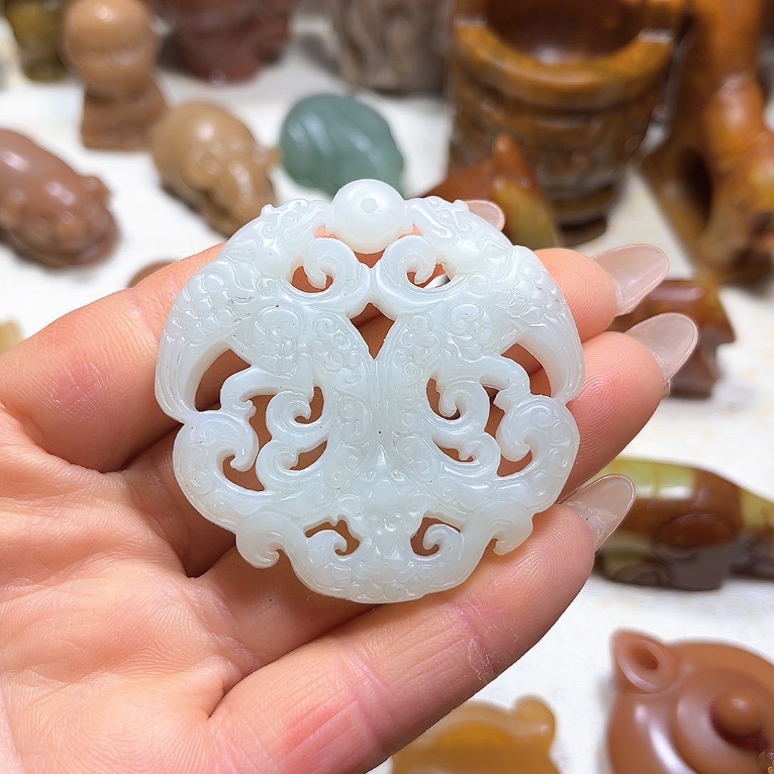 白玉菩提吊坠白玉菩提吊坠