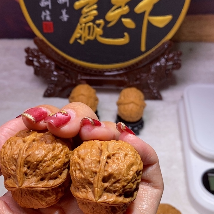 文玩核桃把件虎头奔三棱38尺