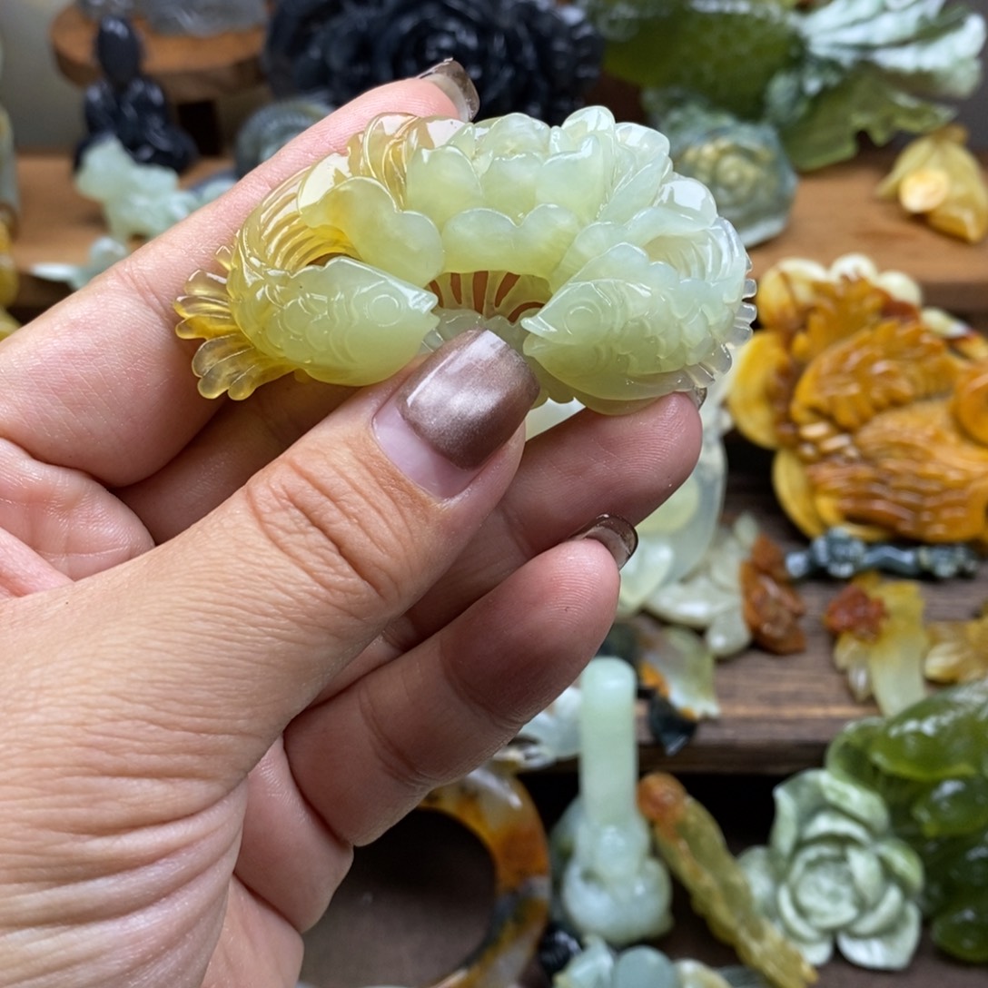 蛇纹石玉未镶嵌吊坠(赠链)