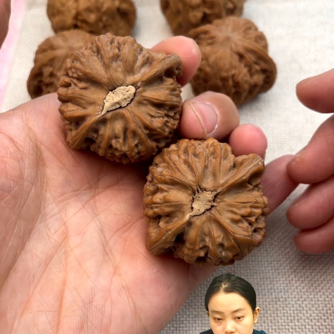 文玩核桃吊坠40全品宫灯