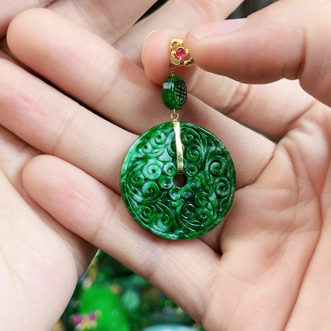 翡翠颈饰18K金镶嵌吊坠