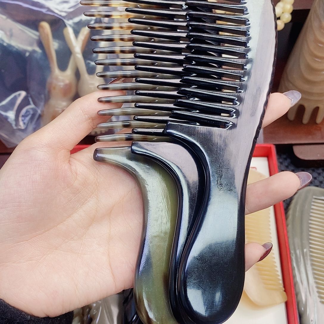 纯手工制作纯牛角梳子