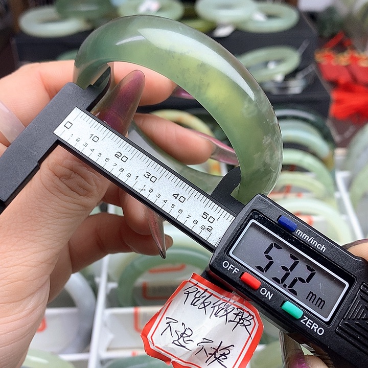蛇纹石玉手镯未镶嵌1054