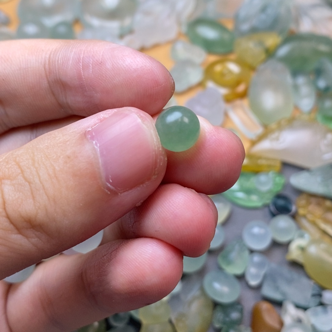 定制翡翠未镶嵌珠子