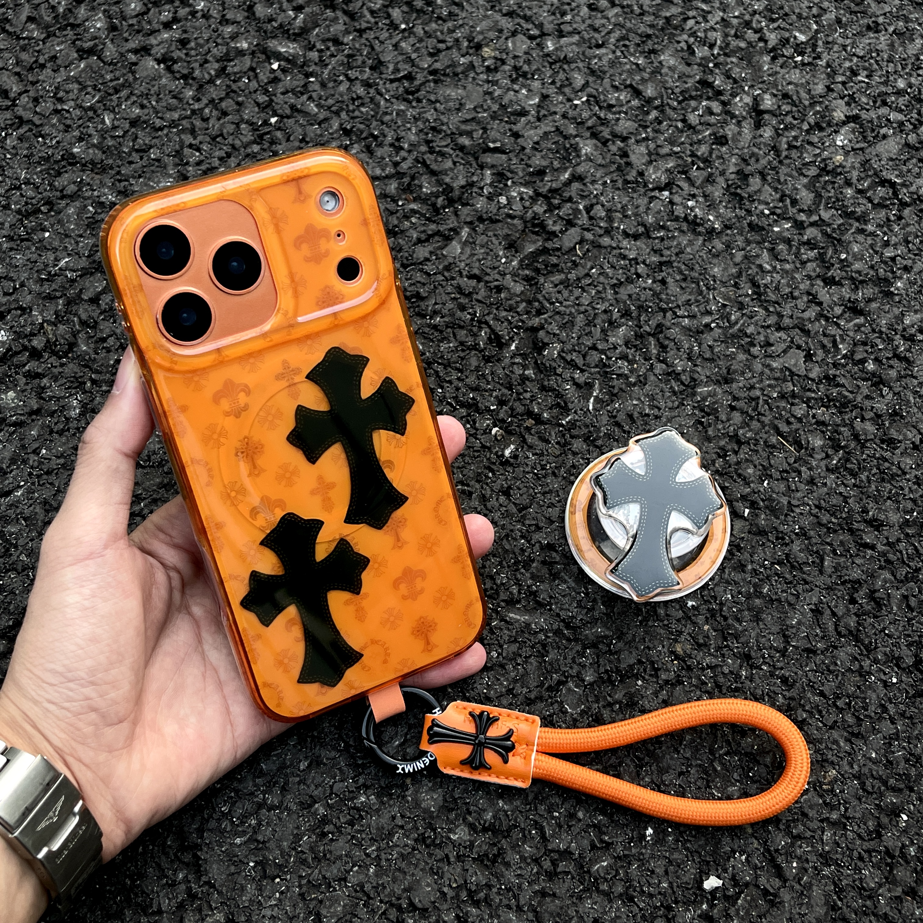 潮牌磁吸克罗心适用于iPhone17promax手机壳苹果16promax支架挂绳