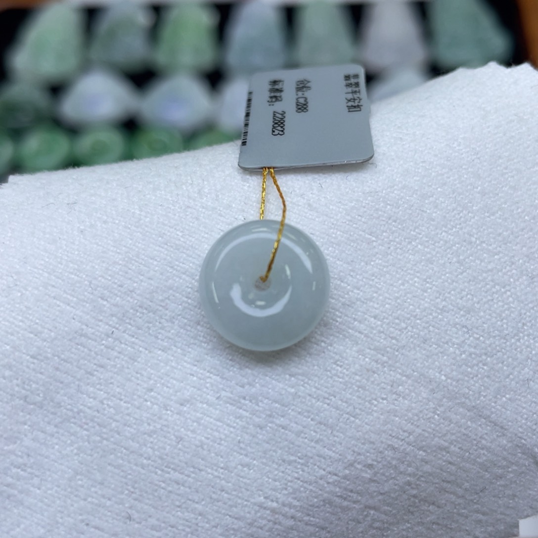 颈饰未镶嵌翡翠平安扣