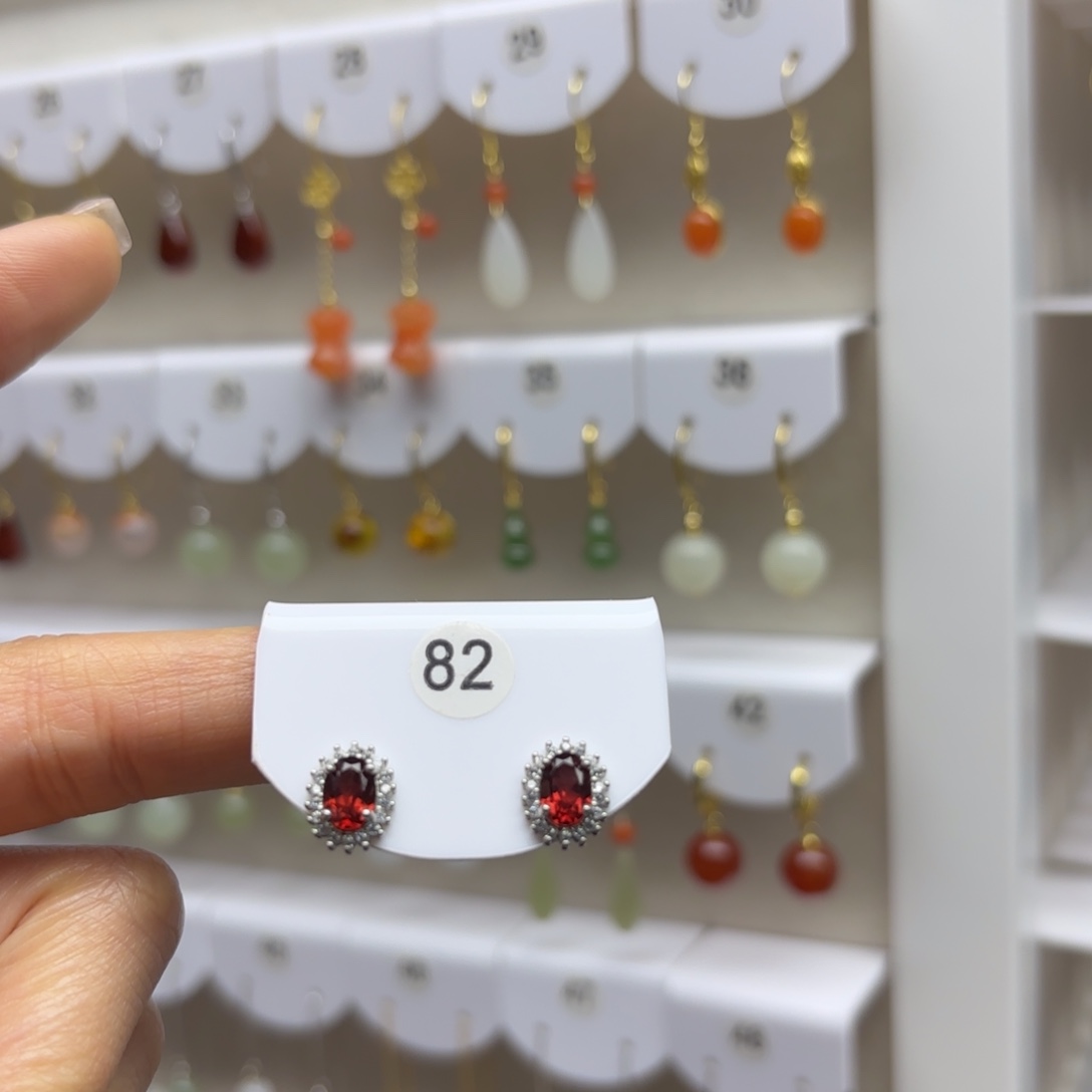 银S925镶嵌石榴石耳饰