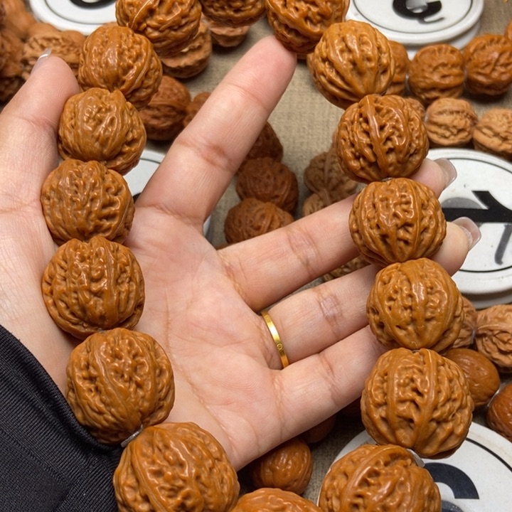 文玩核桃吊坠麻花八棱