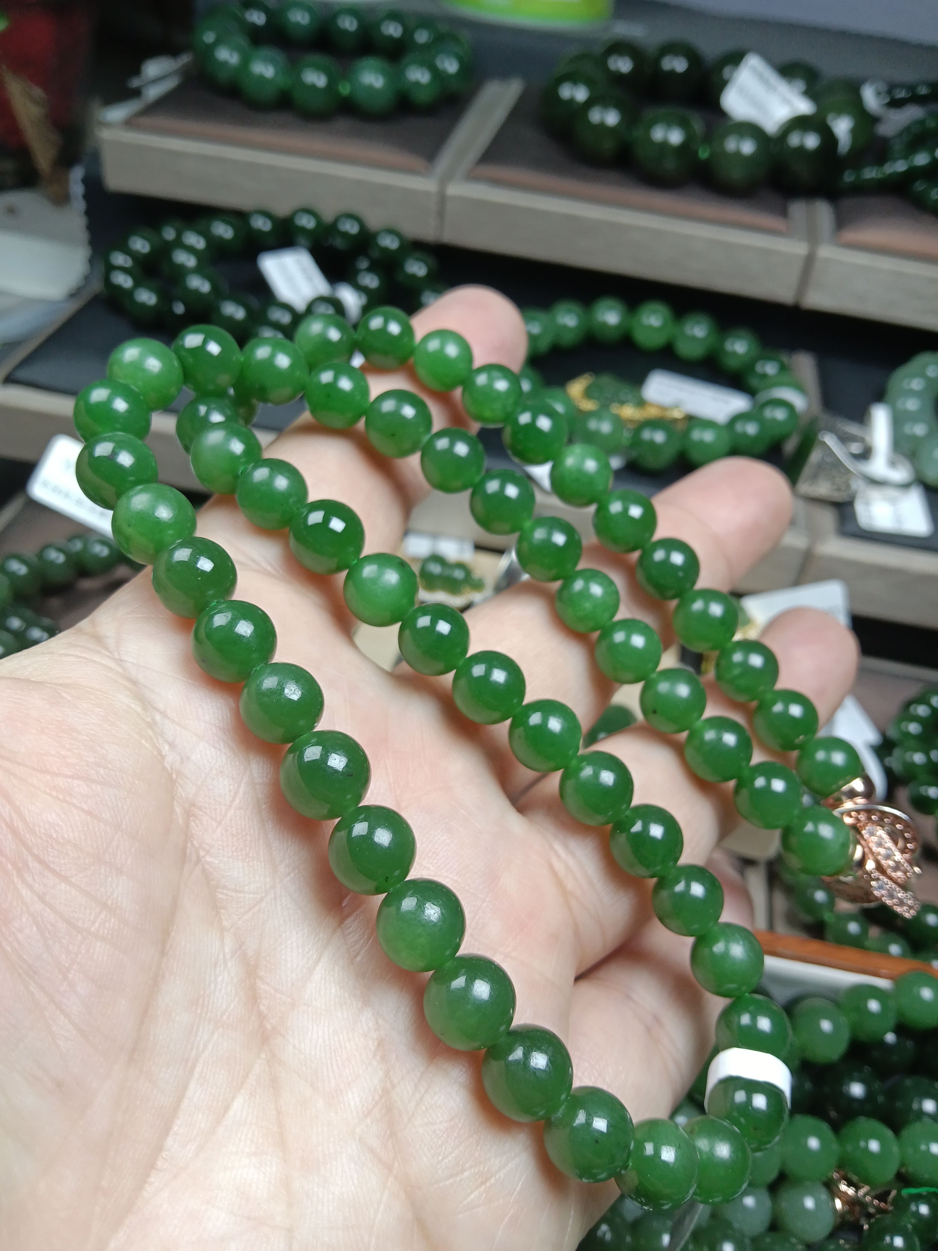 和田玉碧玉8m项链辣绿漏款