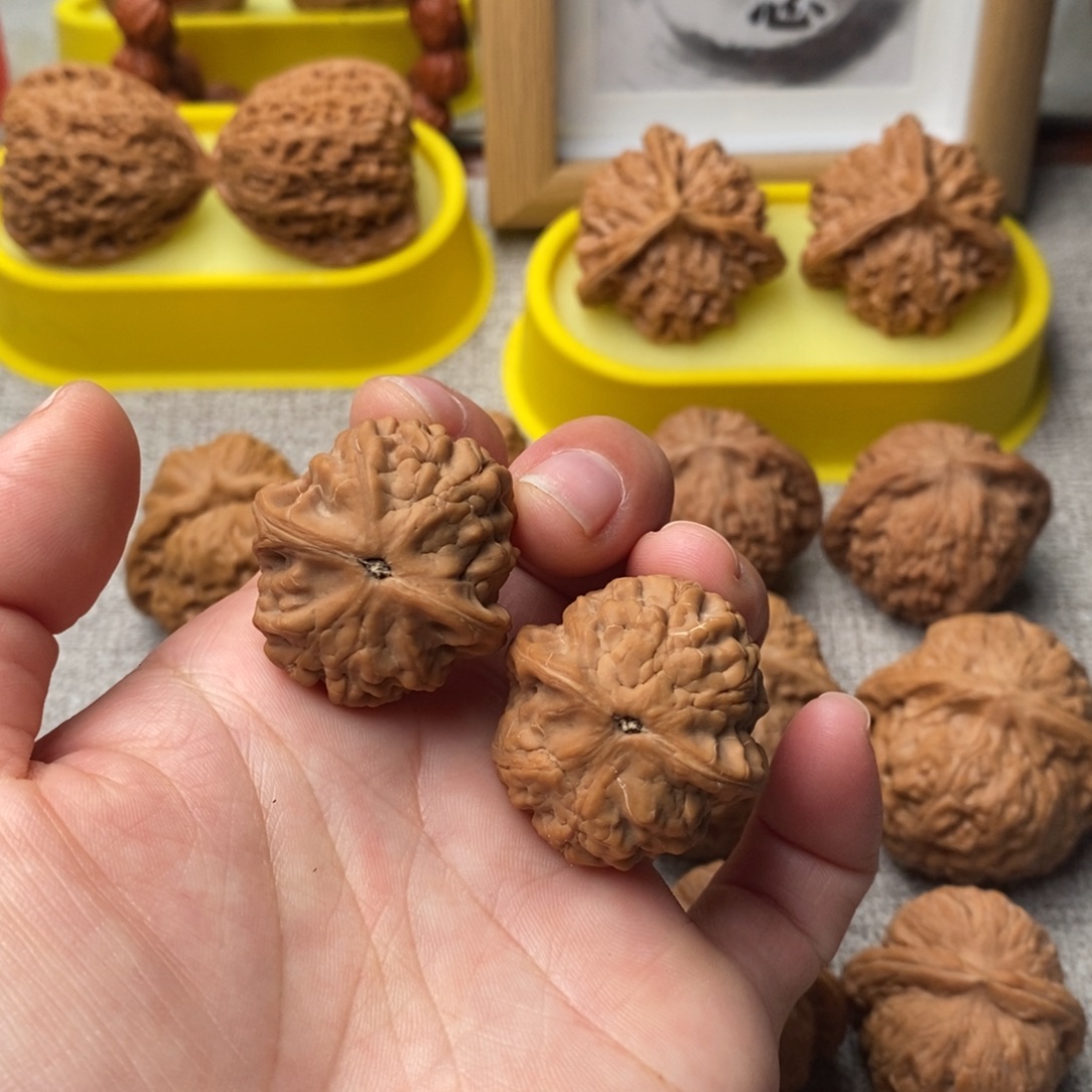 吊坠文玩核桃30小金鱼