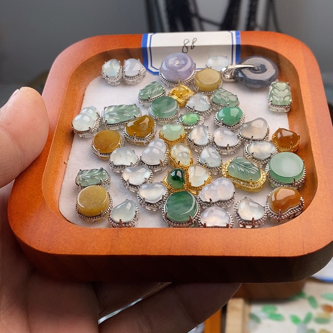 翡翠颈饰未镶嵌潘多88一个