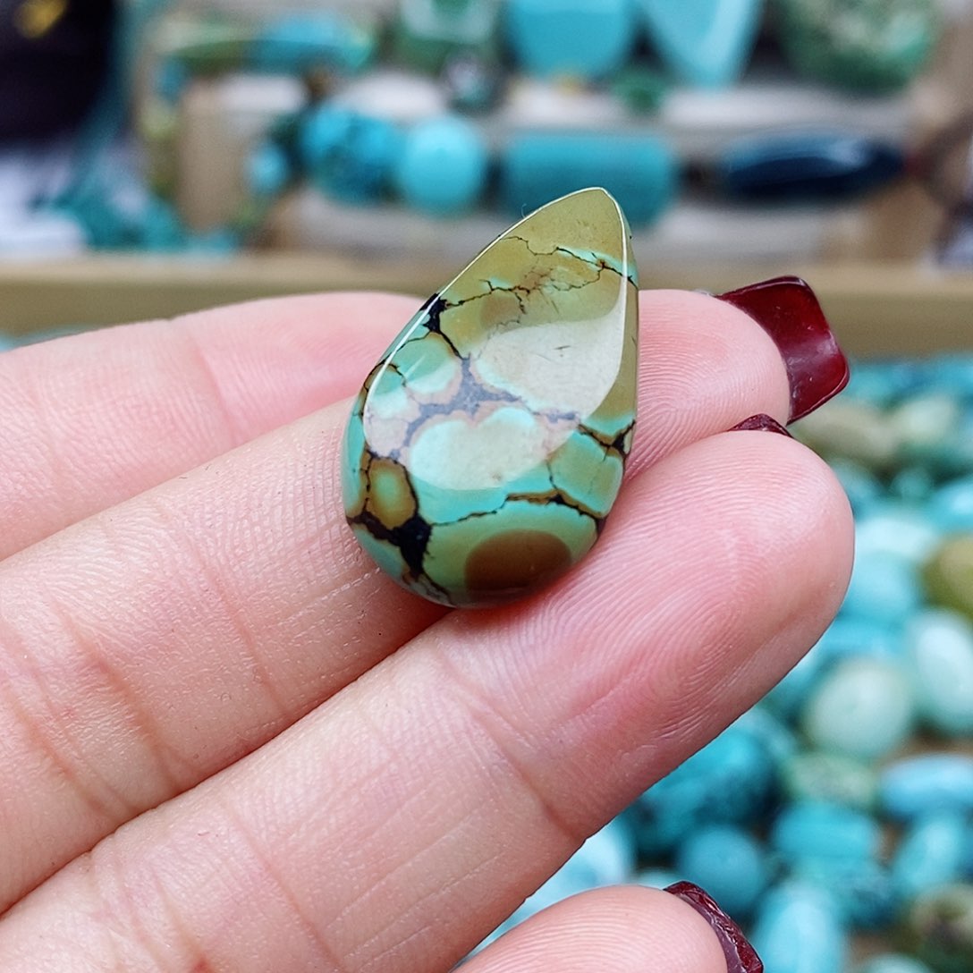 绿松石颈饰未镶嵌