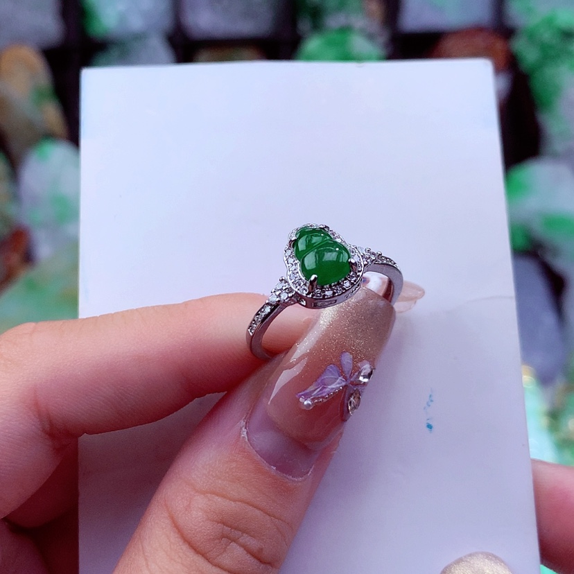 【闪购商品】翡翠颈饰未镶嵌挂件