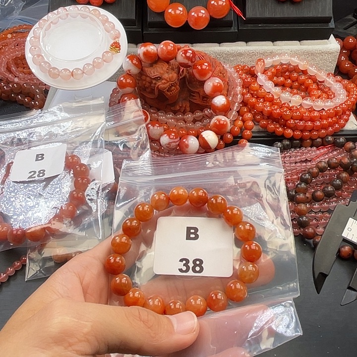 南红玛瑙未镶嵌多样性发货默认微瑕称重10mm
