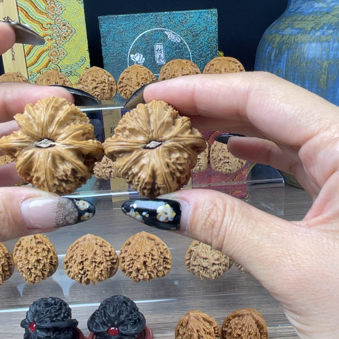 睡****大叶紫檀（黑酸枝木类）