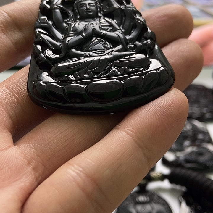 翡翠颈饰未镶嵌千手