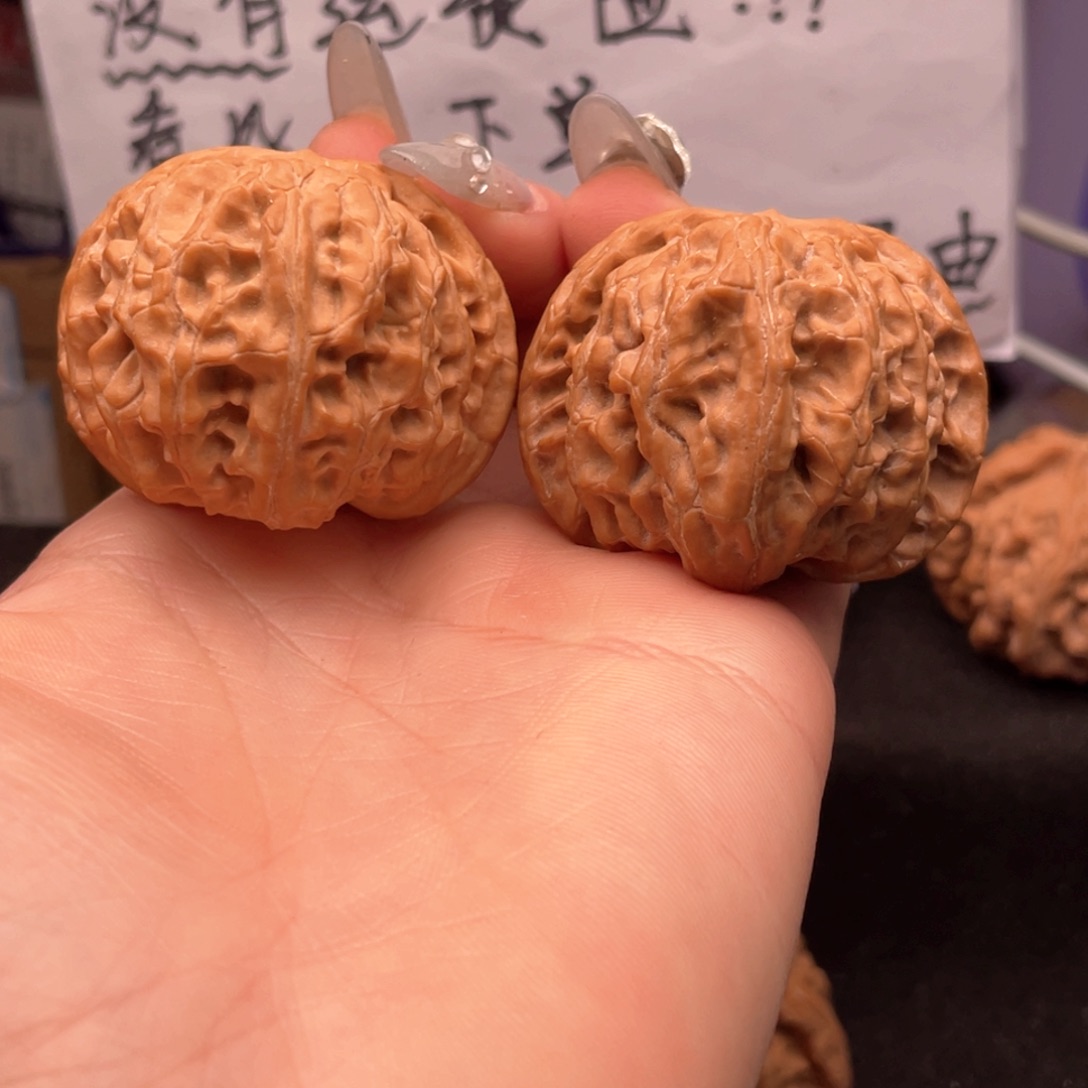 文玩核桃吊坠苹果42微修