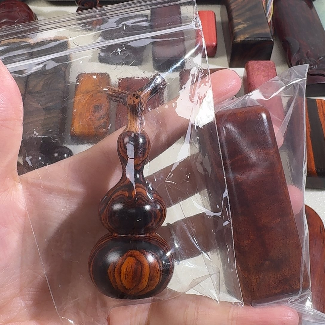 ****军微凹黄檀葫芦血檀手把件