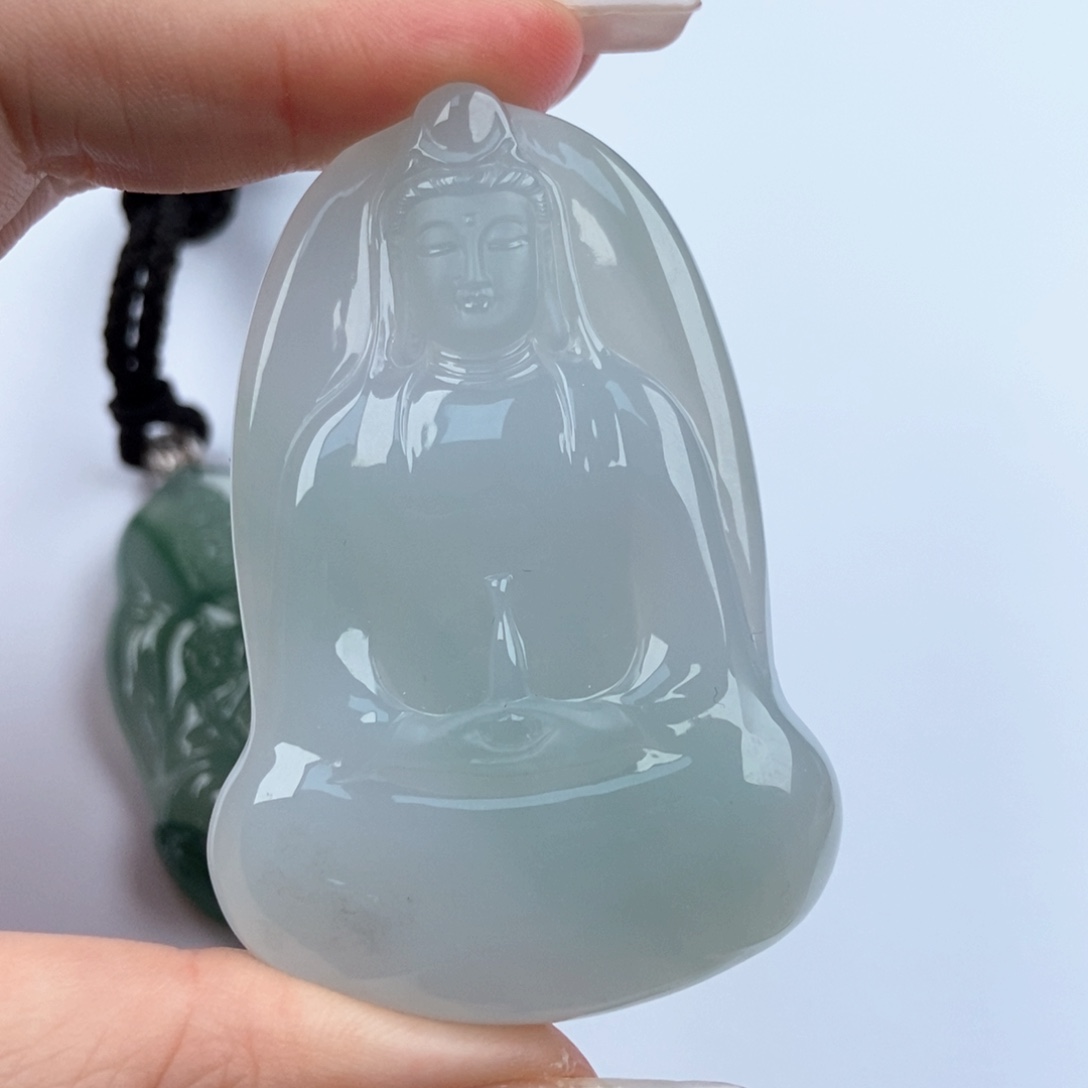 翡翠颈饰未镶嵌素衣观音