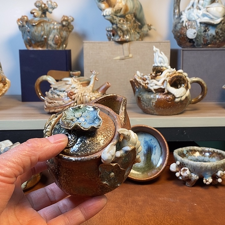 瓷片我们的确是一个人的